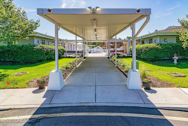 31 Redhook Bay Drive, Toms River, NJ 08757