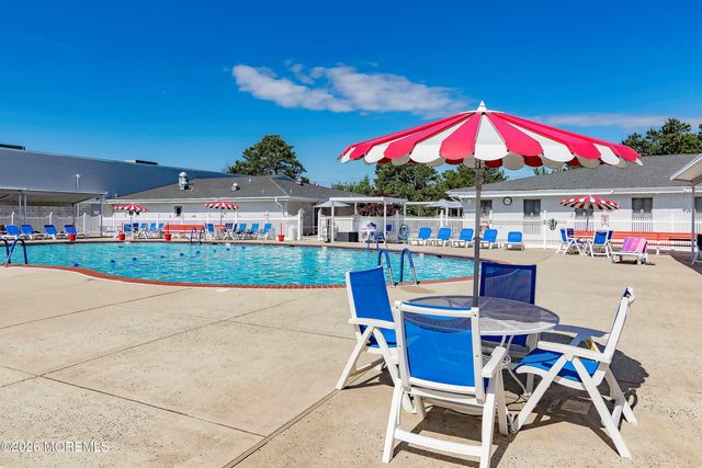 31 Redhook Bay Drive, Toms River, NJ 08757