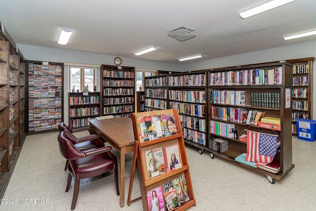 31 Redhook Bay Drive, Toms River, NJ 08757