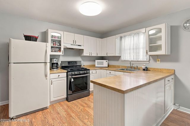 31 Redhook Bay Drive, Toms River, NJ 08757