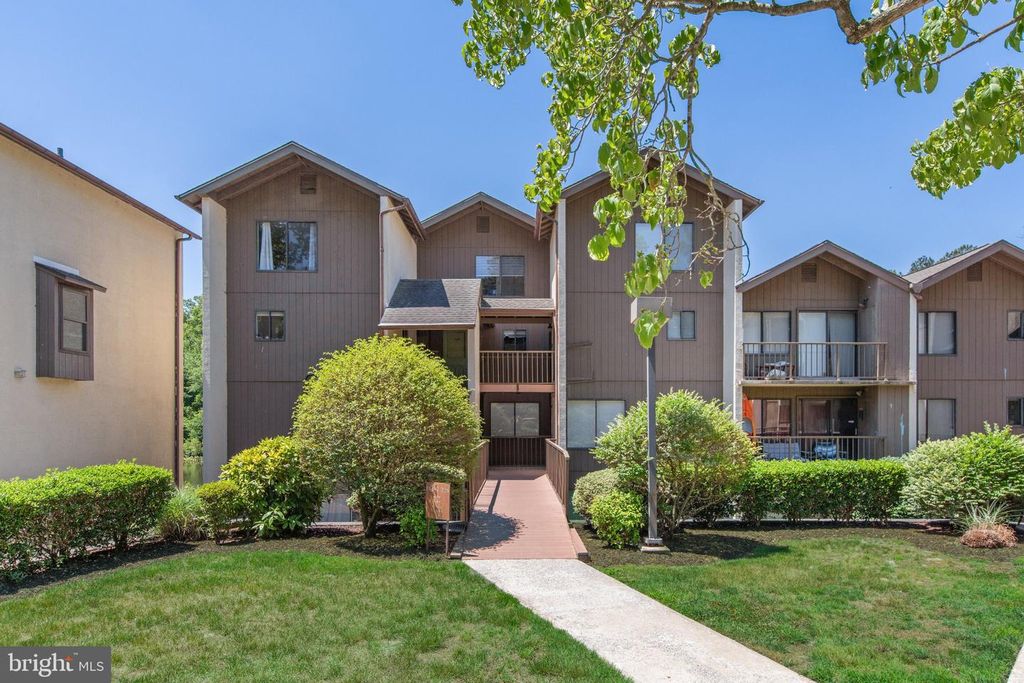 Image 1 of property listing at 228 CANAL DR #G-208, Salisbury, MD 21804