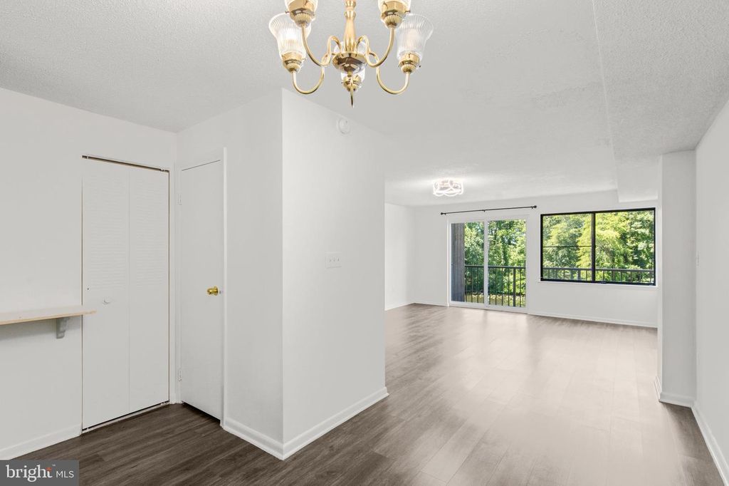 Image 19 of property listing at 228 CANAL DR #G-208, Salisbury, MD 21804