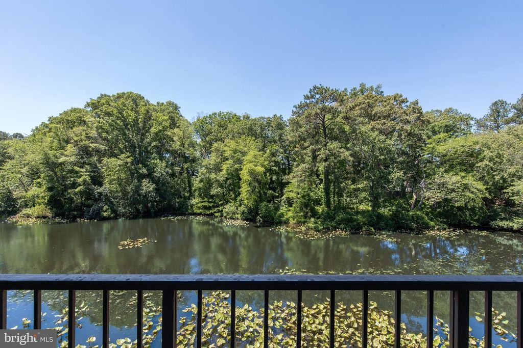 Image 28 of property listing at 228 CANAL DR #G-208, Salisbury, MD 21804