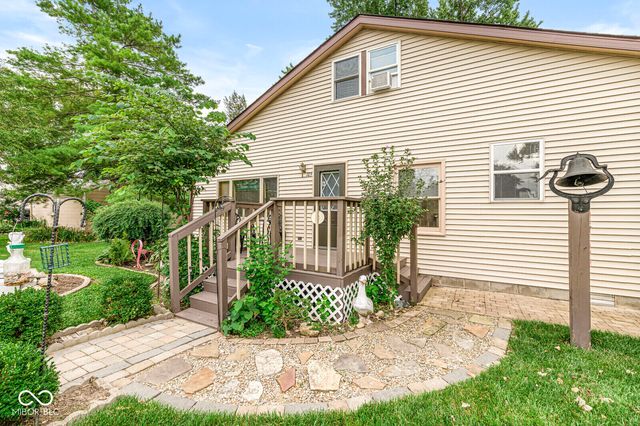 105 W Pierce, Whitestown, IN 46075