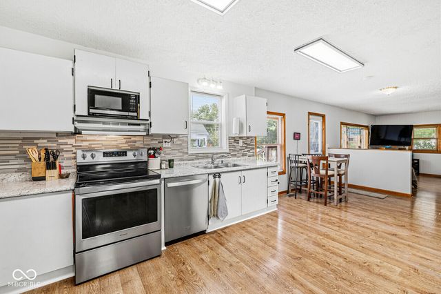 105 W Pierce, Whitestown, IN 46075