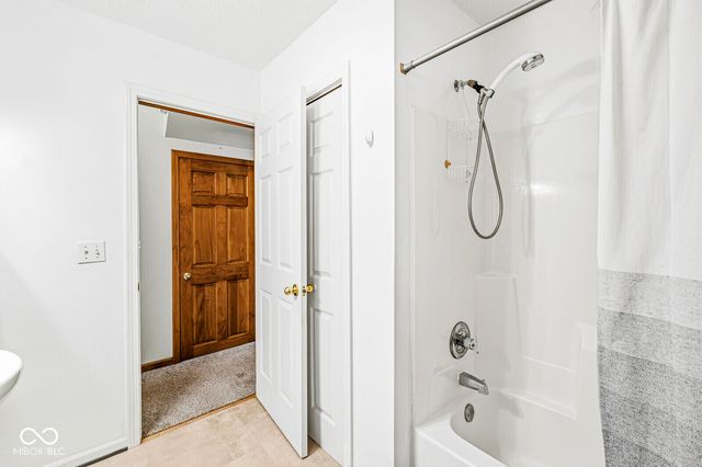 105 W Pierce, Whitestown, IN 46075