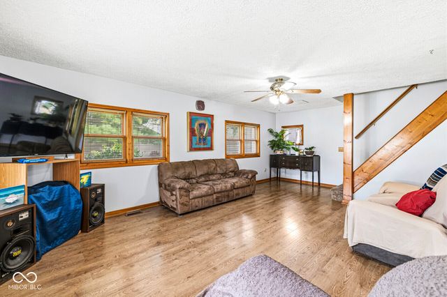 105 W Pierce, Whitestown, IN 46075
