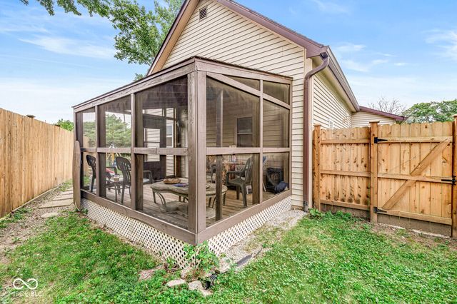 105 W Pierce, Whitestown, IN 46075