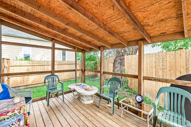105 W Pierce, Whitestown, IN 46075
