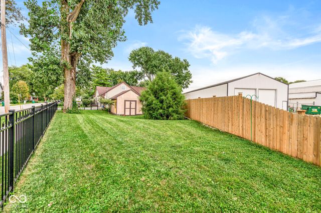105 W Pierce, Whitestown, IN 46075