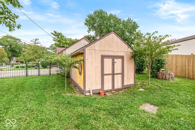 105 W Pierce, Whitestown, IN 46075