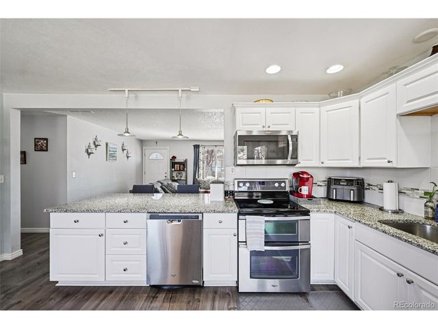7155 S Dover Ct, Littleton, CO 80128