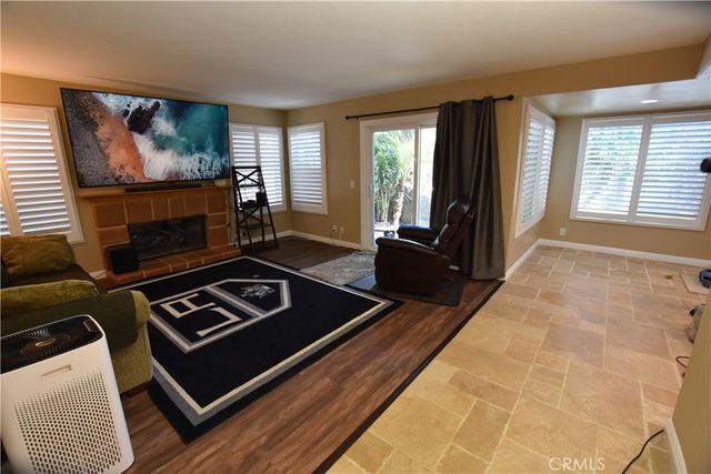 28760 Mauch Street, Saugus, CA 91390