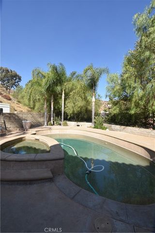 28760 Mauch Street, Saugus, CA 91390