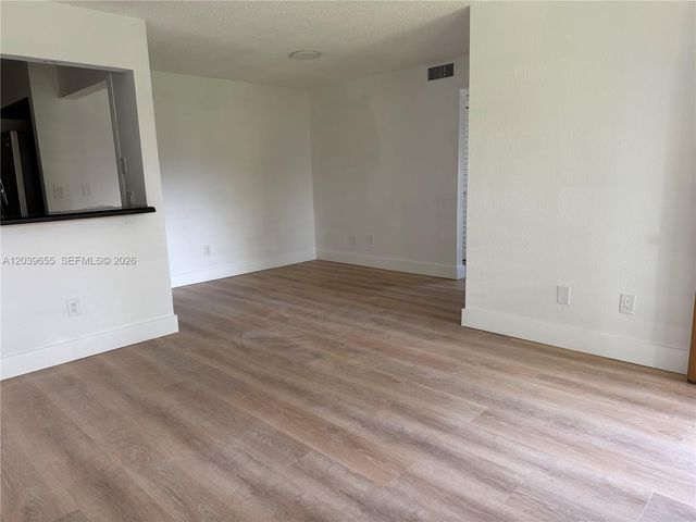 2735 W 66th Street 2123, Hialeah, FL 33016