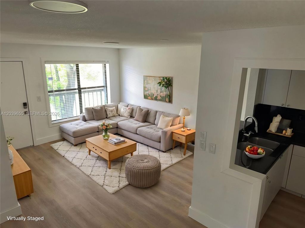 2735 W 66th Street 2123, Hialeah, FL 33016