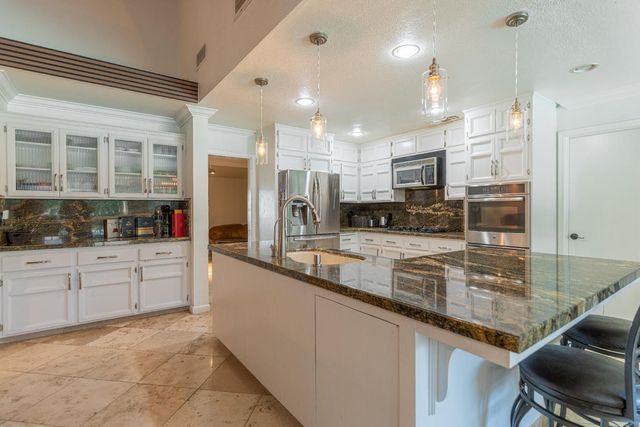 561 Pierce Drive, Clovis, CA 93612