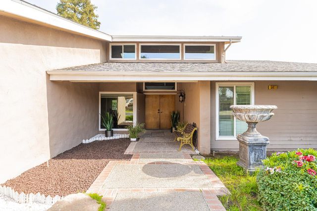 561 Pierce Drive, Clovis, CA 93612