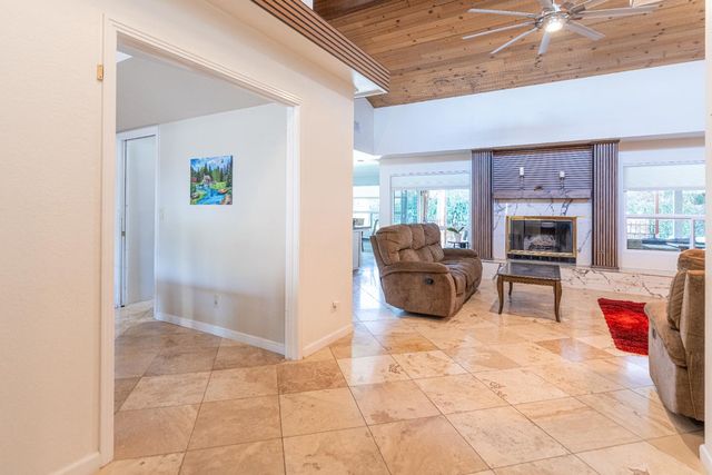 561 Pierce Drive, Clovis, CA 93612