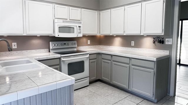 3224 Plumstead Drive, Dallas, TX 75228