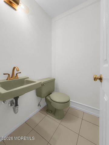 7 Meadow Court, Hazlet, NJ 07730