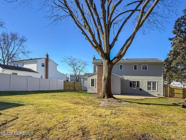 7 Meadow Court, Hazlet, NJ 07730