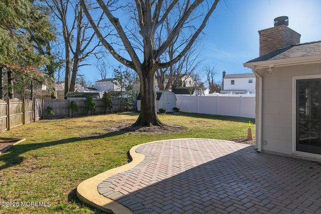 7 Meadow Court, Hazlet, NJ 07730