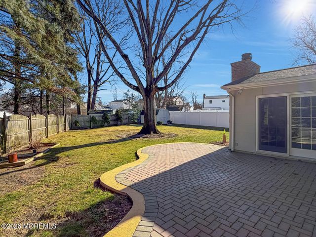 7 Meadow Court, Hazlet, NJ 07730