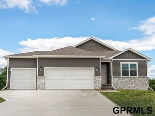 5569 N 186th Avenue, Elkhorn, NE 68022