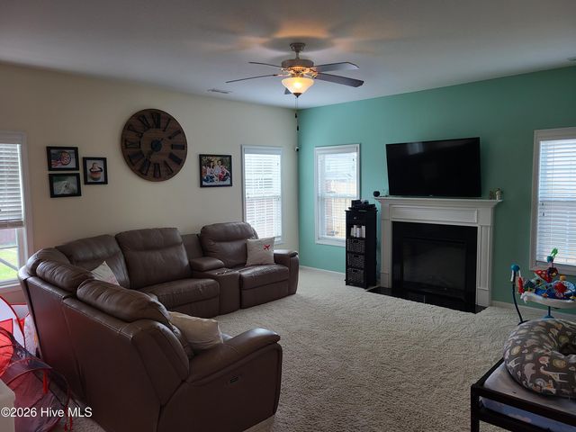 403 Derrick Drive, Sneads Ferry, NC 28460
