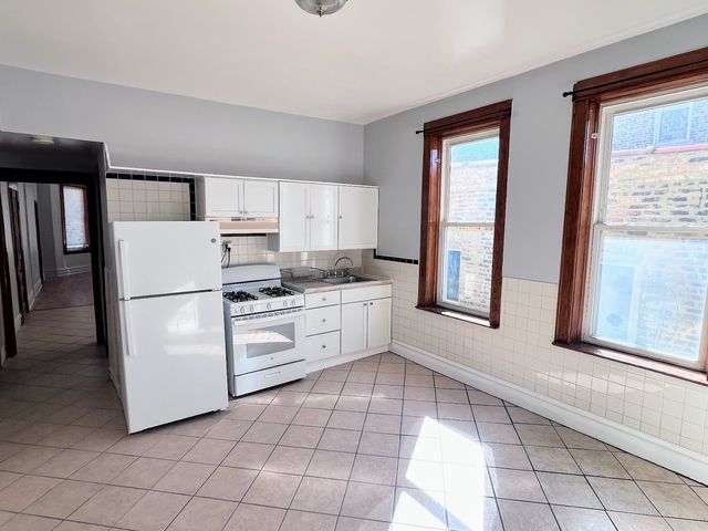 2518 S Saint Louis Avenue 2, Chicago, IL 60623