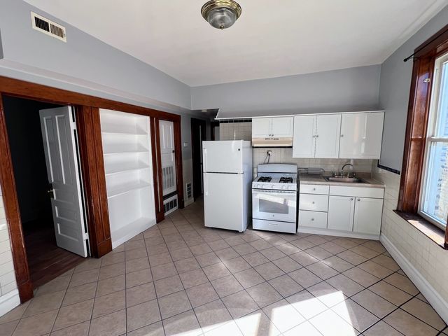 2518 S Saint Louis Avenue 2, Chicago, IL 60623