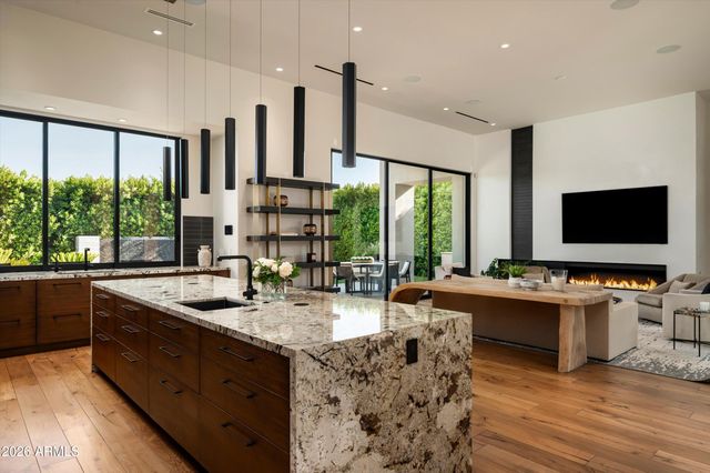 6893 E CACTUS WREN Road, Paradise Valley, AZ 85253