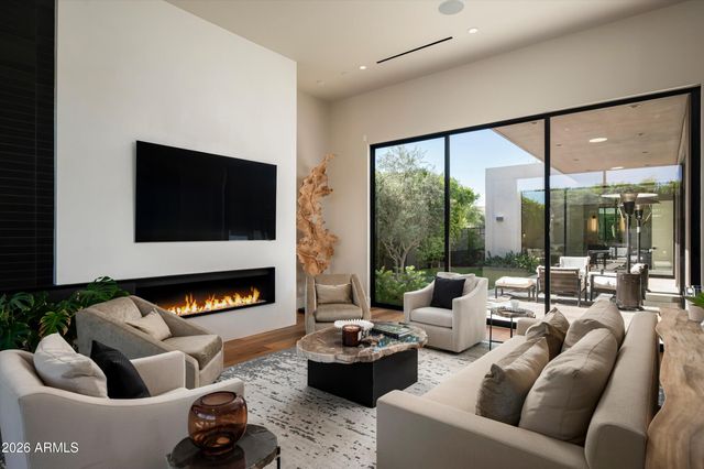 6893 E CACTUS WREN Road, Paradise Valley, AZ 85253