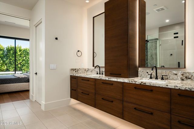 6893 E CACTUS WREN Road, Paradise Valley, AZ 85253