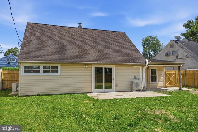 75 IVY HILL RD, Levittown, PA 19057