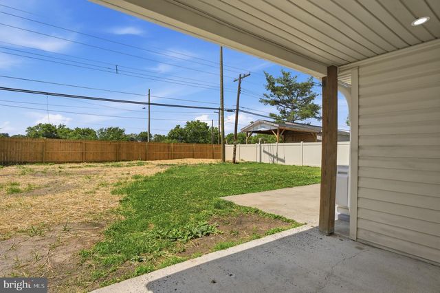 75 IVY HILL RD, Levittown, PA 19057