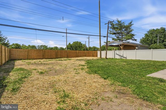 75 IVY HILL RD, Levittown, PA 19057