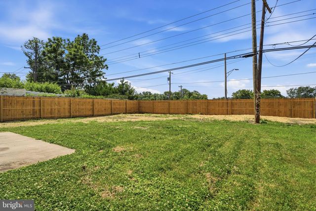 75 IVY HILL RD, Levittown, PA 19057