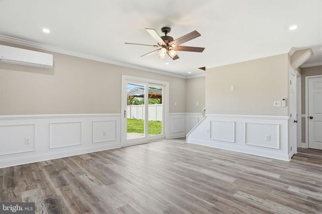 75 IVY HILL RD, Levittown, PA 19057