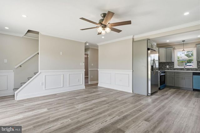 75 IVY HILL RD, Levittown, PA 19057
