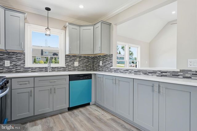 75 IVY HILL RD, Levittown, PA 19057