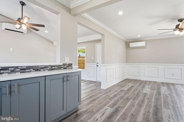 75 IVY HILL RD, Levittown, PA 19057