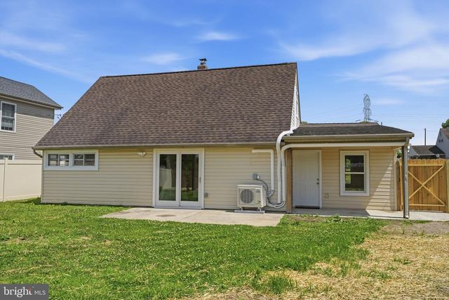 75 IVY HILL RD, Levittown, PA 19057