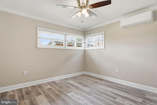 75 IVY HILL RD, Levittown, PA 19057