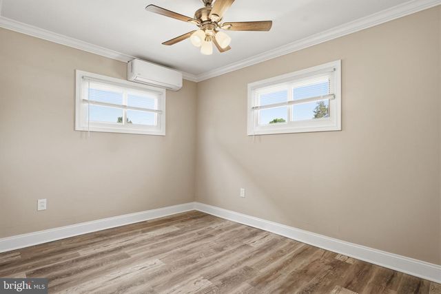 75 IVY HILL RD, Levittown, PA 19057