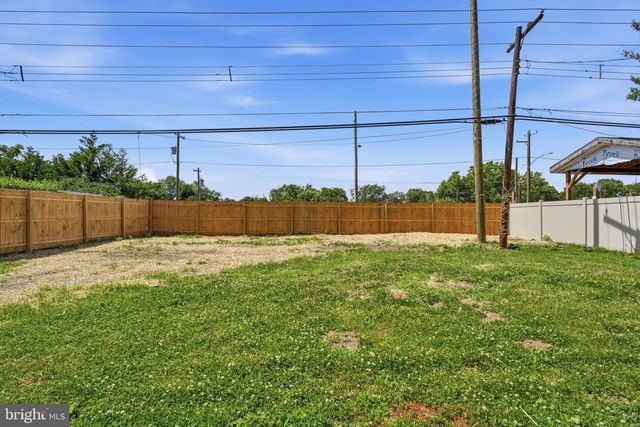 75 IVY HILL RD, Levittown, PA 19057