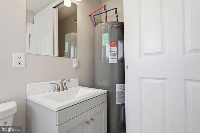 75 IVY HILL RD, Levittown, PA 19057