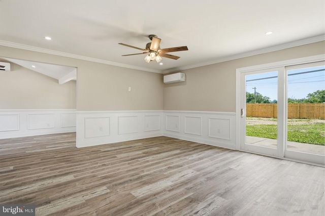 75 IVY HILL RD, Levittown, PA 19057