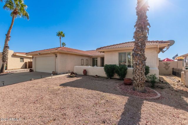 10723 E NAVAJO Place, Sun Lakes, AZ 85248